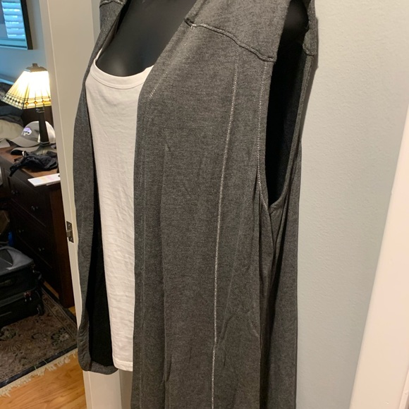 Gray drapey vest with silver detail stitching - Picture 1 of 6
